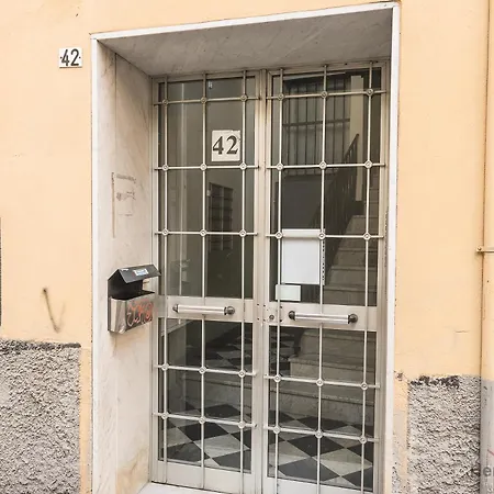Apartment New Modern - Treni 10min - Hiper Wifi - Ac Genoa